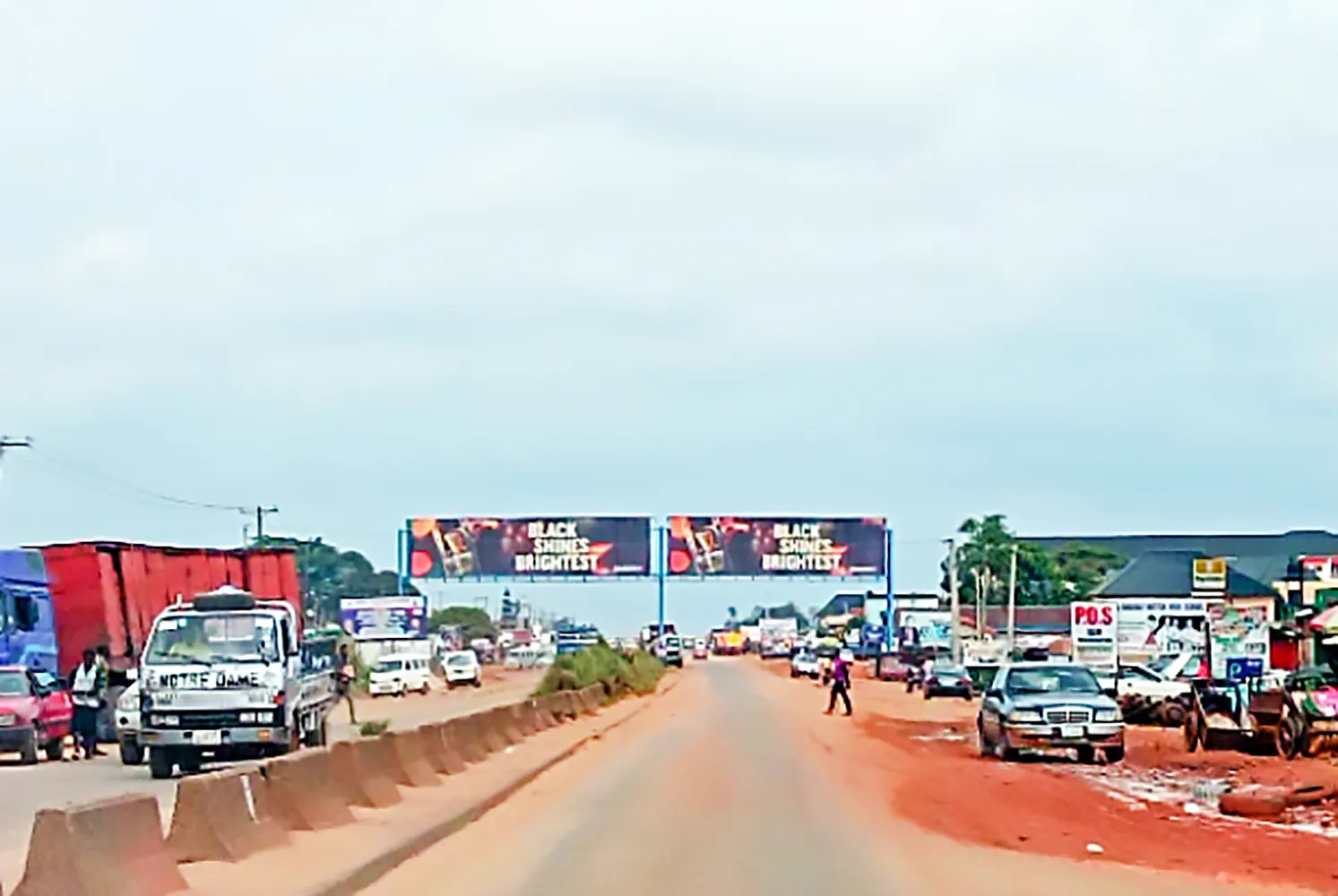 Gantry - Along Lagos Benin Agbor Road By Boundary Junction(2Wings)